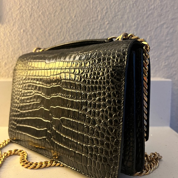 SUNSET MEDIUM CHAIN BAG IN CROCODILE-EMBOSSED SHINY LEATHER - Picture 7 of 8